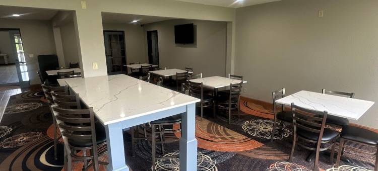 奥沙克湖速8酒店(Super 8 by Wyndham Lake of the Ozarks)图片