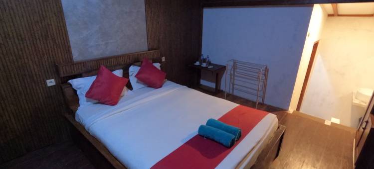 玛丽安莫约平房和餐厅(Maryan Moyo Bungalows & Resto)图片