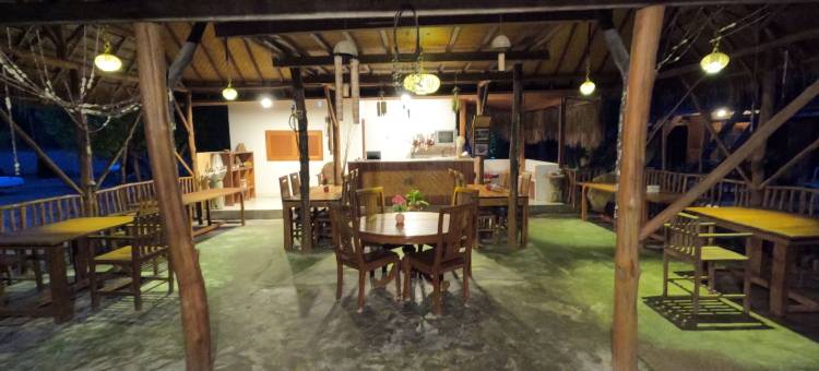 玛丽安莫约平房和餐厅(Maryan Moyo Bungalows & Resto)图片