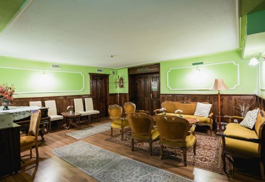 City Hotel UnioHotel Overview