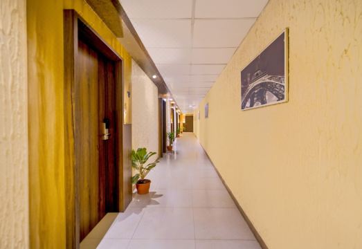 Treebo Golden Swan Pammal Hotel Overview