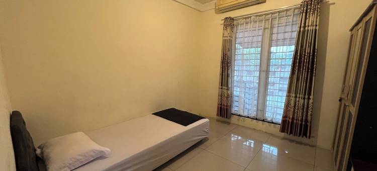 Spot on Homestay 格里亚苏纳蒂民宿(Spot on Homestay Griya Sunarti)图片