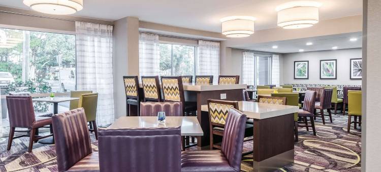 默特尔比奇北国王公路拉昆塔温德姆套房酒店(La Quinta Inn & Suites by Wyndham Myrtle Beach - N Kings Hwy)图片