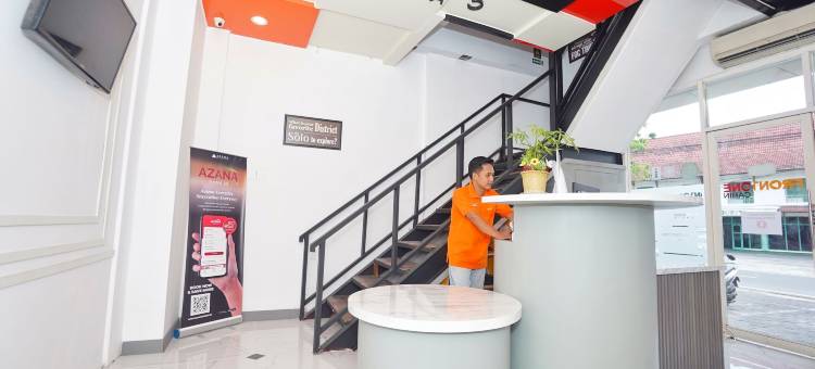 Front One Budget Hotel Tirtonadi Solo图片