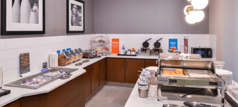 遗产公园欢朋酒店及套房 - 弗赖拉辛(Hampton Inn & Suites Legacy Park-Frisco)图片