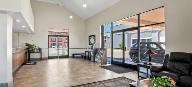 丰塔纳-里阿尔托戴斯酒店(Days Inn by Wyndham Fontana / Rialto)图片