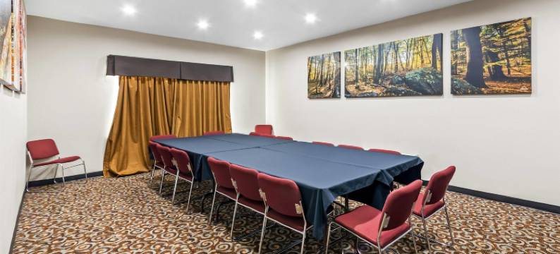 德克萨斯洛克代尔戴斯酒店(Days Inn by Wyndham Rockdale Texas)图片