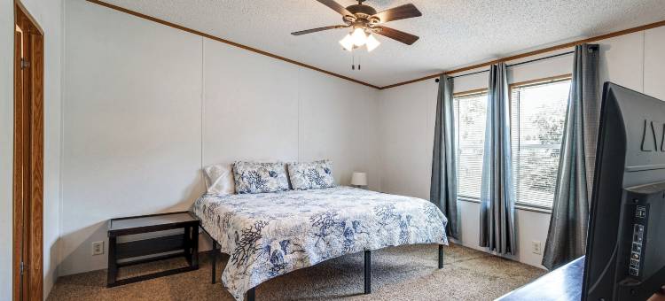 距霍莫萨萨泉公园5英里的带院子之家！(5 Mi to Homosassa Springs Park: Home w/ Yard!)图片