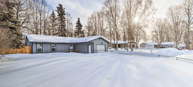 肯尼房屋，带壁炉，距Big Eddy不到10英里！(Kenai Home w/ Fireplace < 10 Mi to Big Eddy!)图片