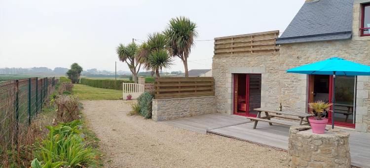 Stone House in Cleder near Sandy Beach图片