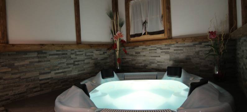 Mountain Retreat with Sauna图片