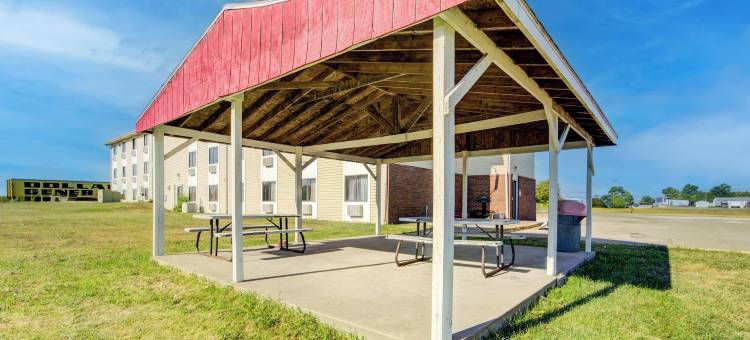 Capital O Amerihost Inn and Suites Kingdom City Hwy 54 MO图片