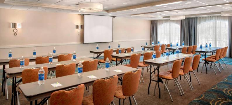 大巴灵顿莱诺克斯/伯克希尔万枫酒店及套房(Fairfield Inn & Suites Great Barrington Lenox/Berkshires)图片