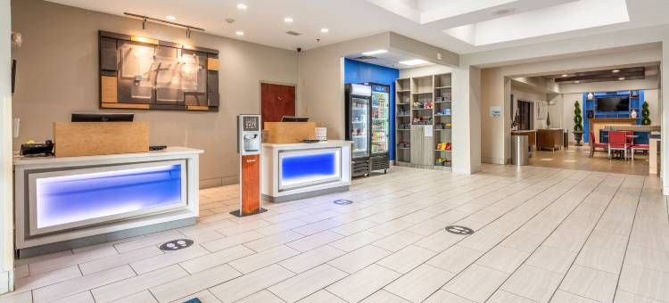 智选假日套房酒店斯泰茨维尔 by IHG(Holiday Inn Express & Suites Statesville by IHG)图片