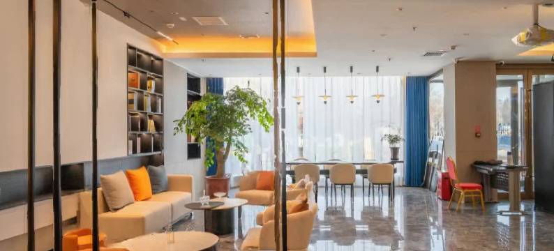 漫庭酒店(乌鲁木齐地窝堡国际机场德港万达店)图片