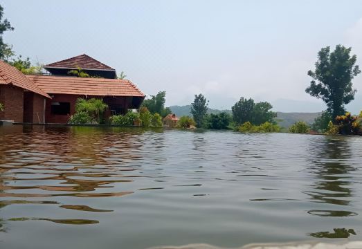 Oxy Valley Resort Hotel Overview