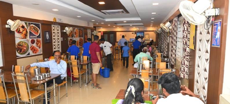 瓦山国际酒店(Hotel Varshan International)图片