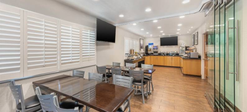 松树贝斯特韦斯特酒店(Best Western Pine Tree Motel)图片