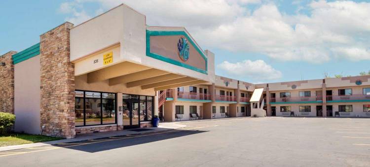 绿松石科特斯梅萨维德套房酒店(Turquoise Inn and Suites Cortez Near Mesa Verde)图片