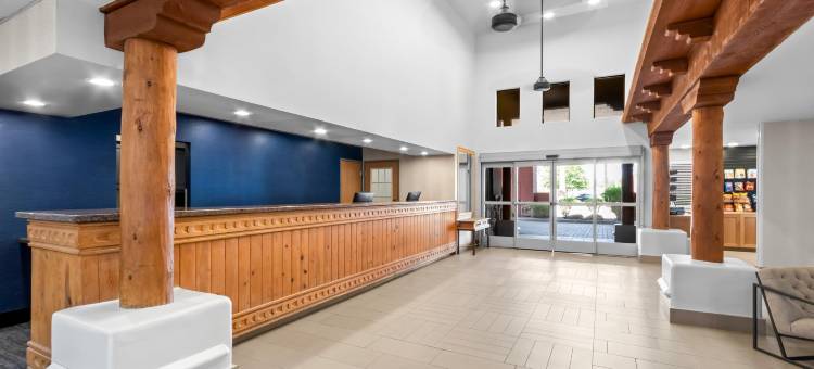 西菲尼克斯古德伊尔红狮套房酒店(Red Lion Inn & Suites Goodyear Phoenix)图片