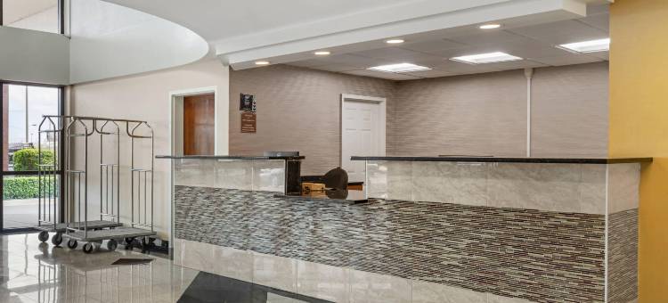 卡拉马祖凯隆酒店(Clarion Inn I-94 Near Expo Center)图片