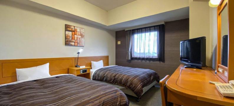 露樱酒店燕三条站前店(Hotel Route-Inn Tsubamesanjo Ekimae)图片