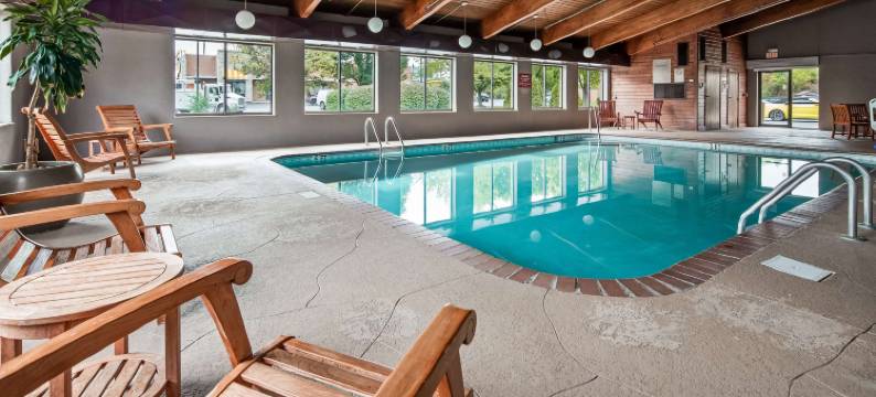 北坎通贝斯特韦斯特优质套房酒店(Best Western Plus North Canton Inn  Suites)图片