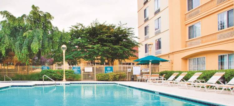 夏洛特机场南拉昆塔温德姆套房酒店(La Quinta Inn & Suites by Wyndham Charlotte Airport South)图片