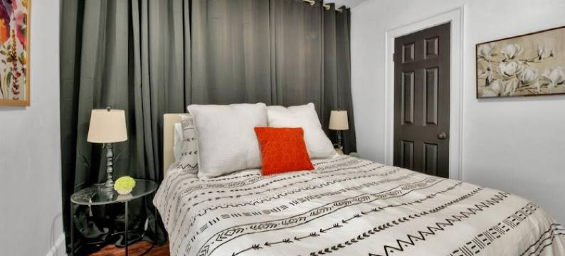 黑色白色豪华度假胜地(Black White Luxury Retreat)图片