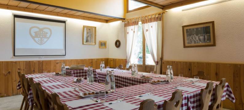 阿讷马斯南部日内瓦港原生酒店(The Originals City, Hôtel Porte de Genève, Annemasse South)图片