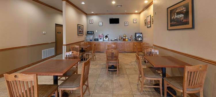 布里奇波特伊克诺旅馆套房酒店(Econo Lodge Inn & Suites Bridgeport)图片