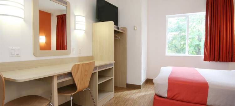 伯灵顿科尔切斯特6号汽车旅馆(Motel 6 Colchester, VT - Burlington)图片