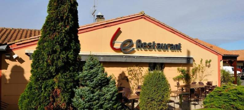 康铂自然酒店 - 尼奥尔东拉克雷舍(Campanile Nature - Niort Est la Crèche)图片