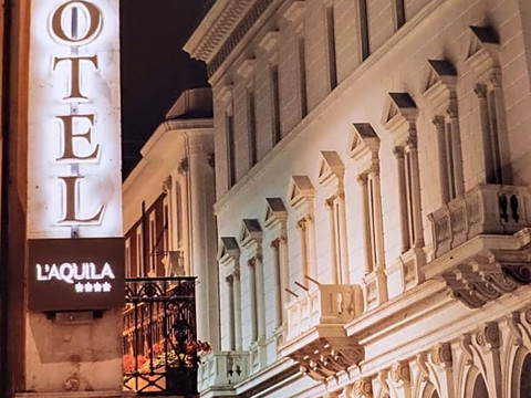 拉奎拉酒店