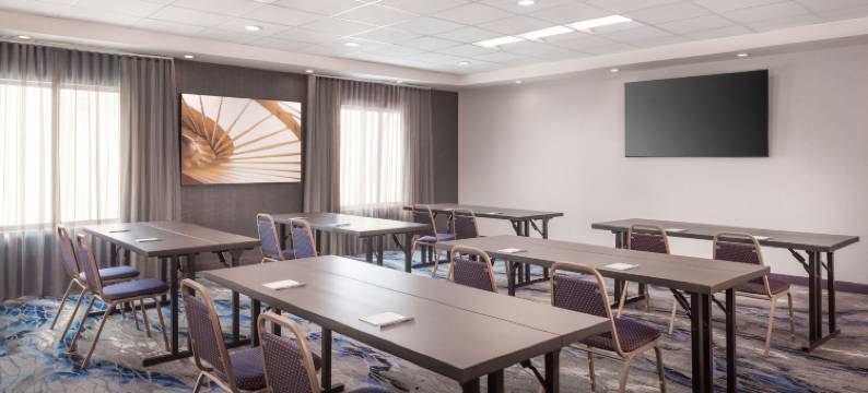 弗雷斯诺北部肖大道万枫酒店及套房(Fairfield Inn & Suites Fresno North/Shaw Avenue)图片