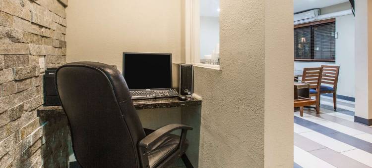 锡达拉皮兹呗盟套房酒店(Baymont by Wyndham Cedar Rapids)图片