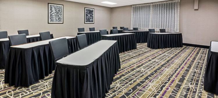西雅图塔科马拉昆塔温德姆套房酒店(La Quinta Inn & Suites by Wyndham Tacoma - Seattle)图片