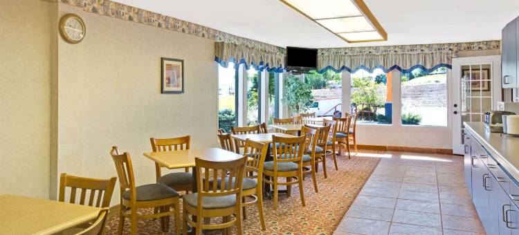 拉皮德城流Travelodge by Wyndham(Travelodge by Wyndham Rapid City)图片