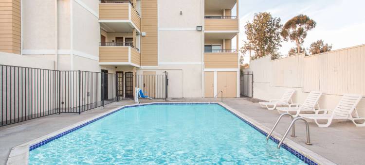 国家城市丘拉维斯塔速8酒店(Super 8 by Wyndham National City Chula Vista)图片