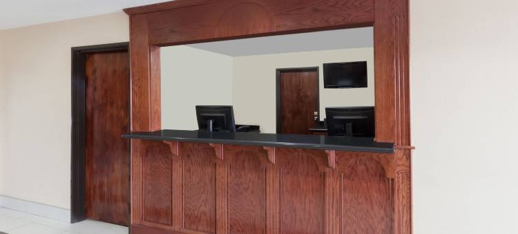 博林格林南温德姆速8酒店(Super 8 by Wyndham Bowling Green South)图片