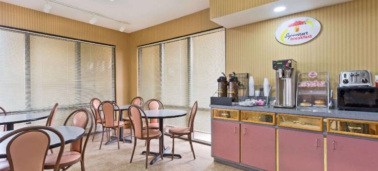 富兰克林高速公路31号速8酒店(Super 8 by Wyndham Franklin Hwy 31)图片