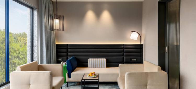巴里利温德姆华美达安可酒店(Ramada Encore by Wyndham Bareilly Civil Lines)图片