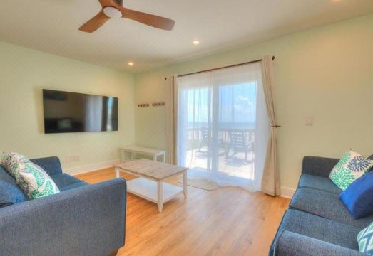 Surfrider I Hotel Overview