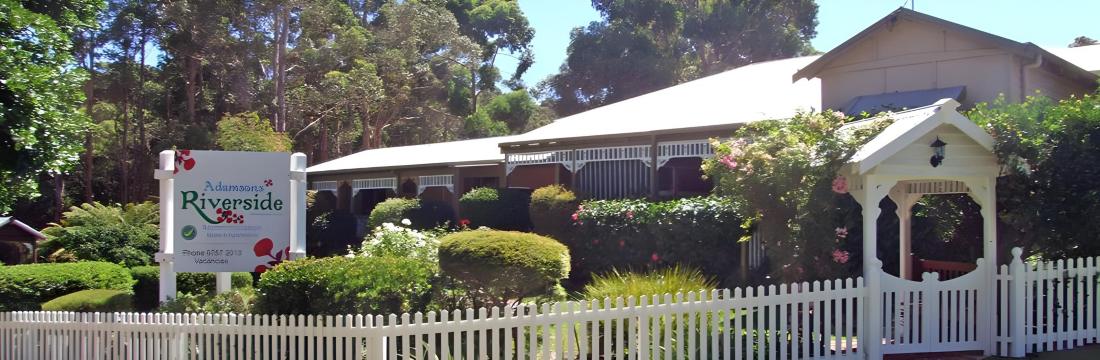 Adamsons Riverside AccommodationOver view