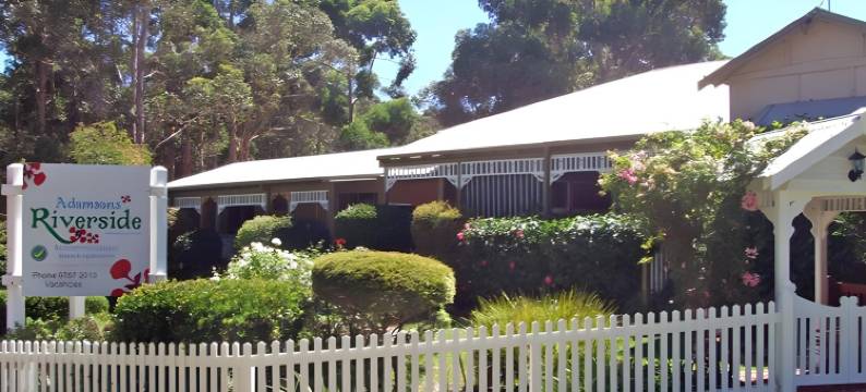 亚当森斯滨江住宿(Adamsons Riverside Accommodation)图片