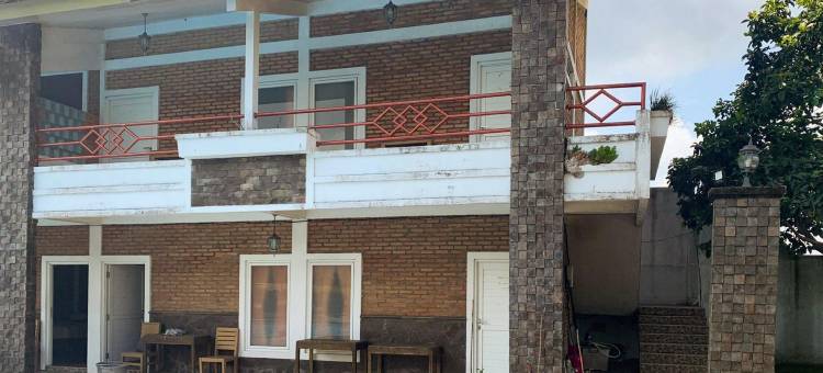 Urbanview Hotel Villa Q Gisting by RedDoorz图片