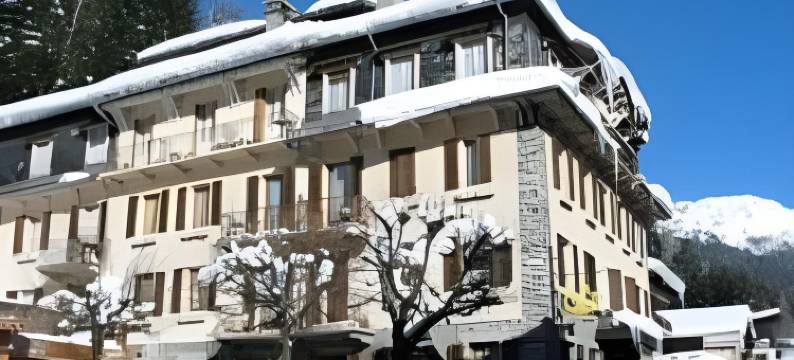 德拉库罗讷酒店(Hôtel Restaurant la Couronne)图片