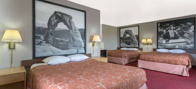 格林里弗速8酒店(Super 8 by Wyndham Green River)图片