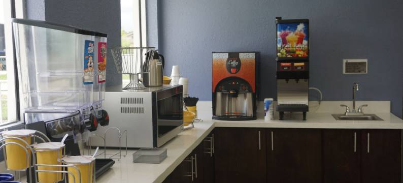 奥兰多阿波普卡戴斯温德姆酒店(Days Inn by Wyndham Apopka/Orlando)图片