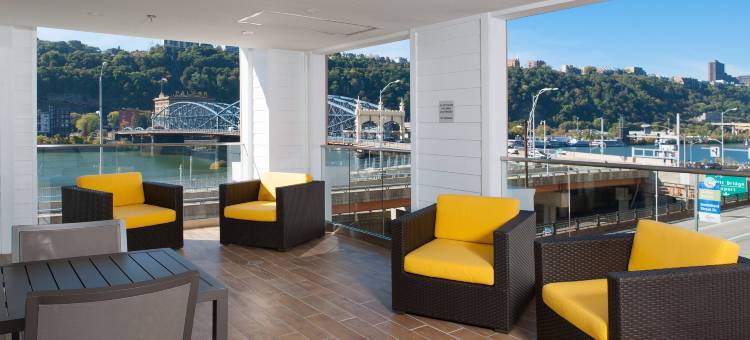 匹兹堡市中心万枫酒店及套房(Fairfield Inn & Suites Pittsburgh Downtown)图片
